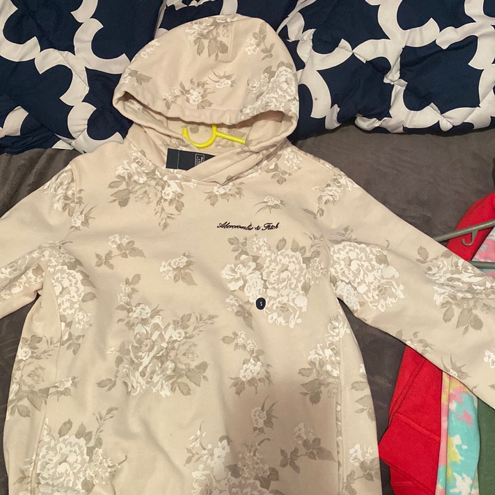 It doesn’t fit me I bought it because I thought it was the size for me